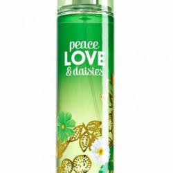 Bath & Body Works Peace Love & Daisies Fine Fragrance Mist 236 ml. สเปร์ยน้ำหอมที่ให้กลิ่นติดกายตลอดวัน กลิ่นหอมอ่อนหวานของดอกเดชื่กับกลิ่นลาเวนเดอร์ ให้อารมณ์ผ่อนคลายเบาสบาย