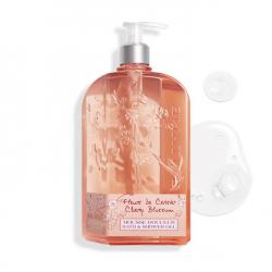 L'OCCITANE Cherry Blossom Bath & Shower Gel 500 ml. ขวดใหญ่ หัวปั๊ม เจลอาบน้ำมอบความสดชื่น ทำความสะอาดผิวอย่างอ่อนโยน มีกลิ่นหอมของสารสกัดเชอร์รี่ หอมละมุนจากธรรมชาติ แห่ง Cherry แรกแย้ม สามารถใช้เป็น foaming bath ให้โฟมครีมหนานุ่ม เพื่อความผ่อนค