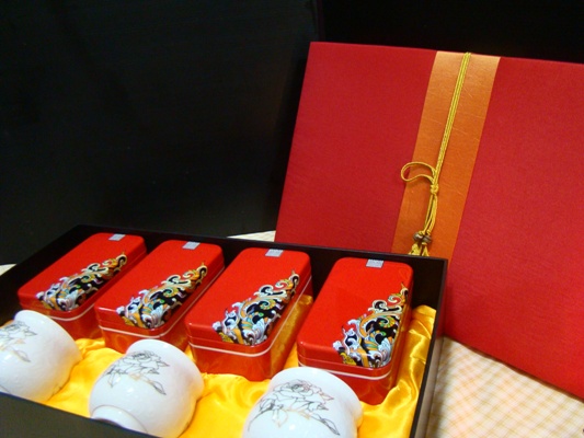 กล่องผ้าไหม กล่องบรรจุภัณฑ์ กิ๊ฟเซ็ต ชุดของขวัญชาสมุนไพร  กันต์โตะ ชาดอกไม้ ชาสมุนไพร เชียงใหม่