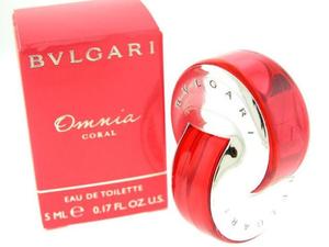 Bvlgari Omnia Coral Eau de Toilette 5ml มีกล่อง สำหรับผู้หญิง (หัวแต้ม) เป็นน้ำหอมกลิ่นแนวดอกไม้ผลไม้ โดยผู้ที่อยู่เบื้องหลังกลิ่นหอมๆนี้คือ Alberto Morillas กลิ่นโน๊ตประกอบไปด้วย bergamot, goji berry, hibiscus, water lily, pomegranate, cedar 