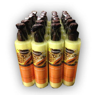 NONGNAKA BODY LOTION PINEAPPLE & PAPAYA ขาวขึ้น 100 % ภายใน 2 อาทิตย์ ด้วยส่วนผสมจากผลไม้นานาชนิด ช่วยปรับสภาพผิวให้นุ่มเนียนใส เนื้อโลชั่นบางเบาบบริสุทธิื์ ซึมซาบสู่ผิวได้รวดเร็ว ไม่ทิ้งความมัน ช่วยฟื้นฟูและซ่อมแซมเซลลื