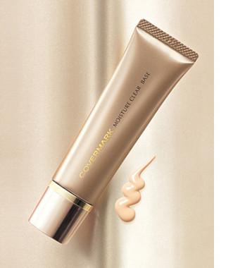 COVERMARK Moisture Clear Base 25 g มอย์เจอร์ไรเซอร์เมคอัพเบส ที่ช่วยให้การเกลี่ยรองพื้นเรียบเนียน ช่วยให้ผิวแลดูสว่างขึ้น 1 ระดับ พร้อมอำพรางสีผิวที่ไม่สม่ำเสมอ