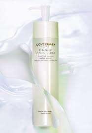 COVERMARK Treatment Cleansing Milk 200g. น้ำนมล้างเครื่องสำอางสูตรใหม่ ที่บำรุงผิวอย่างล้ำลึก (ไม่ทำให้เกิดการระคายเคือง) และยังสามารถทำความสะอาดได้อย่างหมดจด พร้อมทั้งคืนความชุ่มชื้นสู่ผิว ช่วยในการต่อต้านริ้วรอยแห่งวัย 