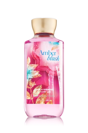 Bath & Body Works Amber Blush Shea & Vitamin E Shower Gel 295ml. เจลอาบน้ำ เนื้อเจลเข้มข้น กลิ่นหอมของราสเบอร์รี่ผสมวนิลลา หอมหวานๆคล้ายๆกลิ่นพายเบอรรี่คะ