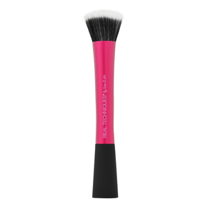 **พร้อมส่ง**Real Techniques Finish Stippling Brush #01408 แปรงสำหรับลงรองพื้นได้อย่างเนียนเรียบ โดดเด่นด้วยขนแปรงสังเคราะห์ดีไซน์หัวตัดที่ช่วยให้เกลี่ยรองพื้นหรือแป้งให้เป็นเสมือนผิวของสาวๆ และยังสามารถเข้าถึงซอกมุมต่างๆบนใบหน้าได้อย่างทั่วถึง