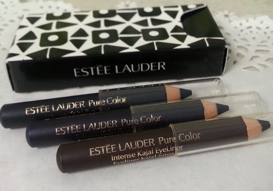 ESTEE LAUDER Pure Color Intense Kajal Eyeliner ขนาดทดลอง 3 แท่ง 3 สี (น้ำตาล ม่วงเข้ม และน้ำเงิน) ยาว 6 cm. อายไลน์เนอร์แบบดินสอ ให้สีคมชัด เขียนง่ายมาก และให้สีชัดเจนสม่ำเสมอ