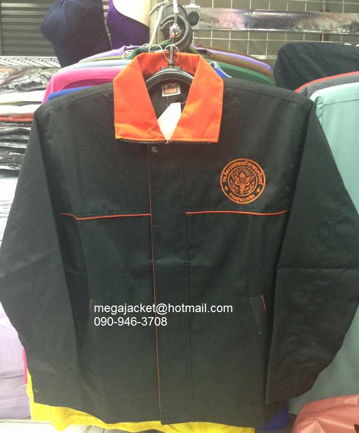 Jacket ขายส่งเสื้อแจ็คเก็ตสีดำปกส้ม ผ้าคอม เกรด B (เกรดรอง) รับปัก logo เสื้อแจ็คเก็ต 093-632-6441
