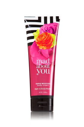 Bath & Body Works Mad about You 24 Hour Moisture Ultra Shea Body Cream 226g. บอดี้ครีมถนอมผิว กลิ่นหอมติดผิวกายนานตลอดวัน กลิ่นผลไม้แบรคเคอเรนท์ ผสมกับดอกมะลิ และกลิ่นมัควนิลลาอ่อนๆ หอมละมุนสดชื่นมากคะ