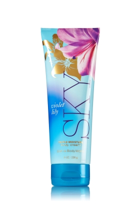 Bath & Body Works Sky Violet Lily 24 Hour Moisture Ultra Shea Body Cream 226g. บอดี้ครีมถนอมผิว กลิ่นหอมติดผิวกายนานตลอดวัน กลิ่นดอกลิลลี่หอมอ่อนบาง ให้ความสดชื่นสะอาดๆ กลิ่นหอมมากต้องลองคะ