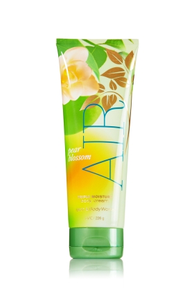 Bath & Body Works Air Pear Blossom 24 Hour Moisture Ultra Shea Body Cream 226g. บอดี้ครีมถนอมผิว กลิ่นหอมติดผิวกายนานตลอดวัน กลิ่นลูกแพร์ผสมกลิ่นส้ม กลิ่นหอมสดชื่นคะ