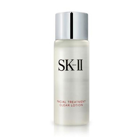 SK-II FACIAL TREATMENT CLEAR LOTION ขนาดทดลอง 30ml. สินค้าฮิตเพื่อกลับมามีผิวขาวใสเหมือนผิวเด็กอีกครั้ง โทนเนอร์โลชั่นปรับสภาพผิวที่ผสานคุณค่าจาก AHA 9% และ พิเทร่าTM เบาใสดุจน้ำ ซึมซาบสู่ผิวชั้นบนได้อย่างรวดเร็วช่วยขจัดเซลล์ผิวที่ตายแล้วและส