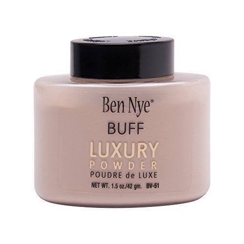 *พร้อมส่ง*Ben Nye Buff Luxury Powder เล็ก 1.5 oz./42 gm. แป้งที่ฮอตที่สุดในตอนนี้ เป็นแป้งฝุ่นเนื้อละเอียด บางเบา ทาลงไปแล้วเนื้อแป้งจะให้ลุค Matte Finish และทำให้ใบหน้านุ่มลื่น ราวกับกำมะหยี่ จะปัดเพื่อควบคุมความมันก็ดี หรือปัดเพื่อเซตแป้งก็ดีไม่แพ้กันเล