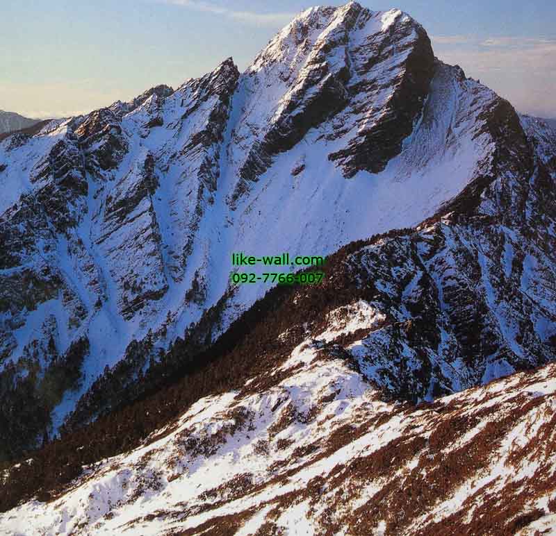 วอลเปเปอร์ติดผนัง ลาย Snow on Mt. Yushan