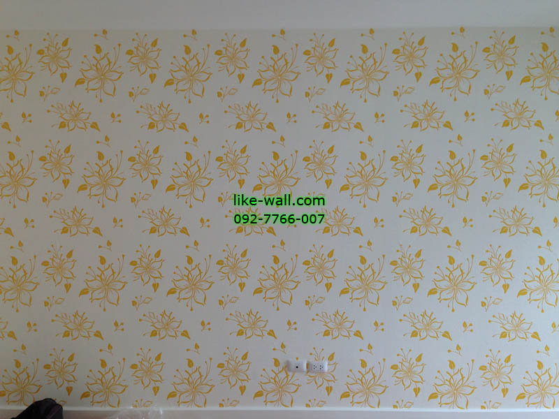 ผลงานวอลเปเปอร์รูปดอกไม้ สีเหลืองติดที่ ไอคอนโด ย่าน สุขุมวิท 105