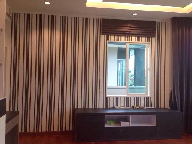 หมู่บ้านชวนชื่น แต่งวอลเปเปอร์ ผ้าม่าน บ้านสวยแบบโมเดิร์น
