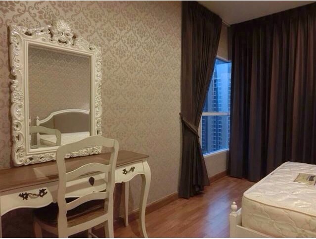 Condo Noble แต่งห้องวอลหลุยส์ เข้ากับผ้าม่าน เพิ่มความหรูให้ห้อง