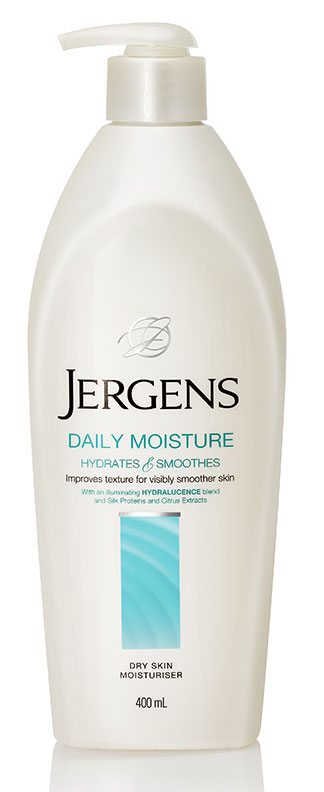 Jergens Daily Moisture Dry Skin Moisturiser 650 ml. โลชั่นบำรุงผิวกาย ปกป้องผิวจากความแห้งกร้านทันที เผยผิวดูสว่างใสเปล่งประกาย เรียบเนียนจนคุณสัมผัสได้ มีส่วนผสมของ Silk Proteins และ Citrus Extracts