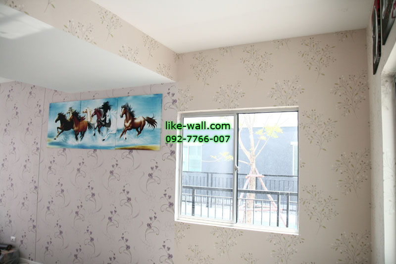 ตัวอย่างการติดตั้งวอลเปเปอร์ลายดอกไม้ พฤกษาไลท์ ล็อกซ์ สุขุมวิท-เทพารักษ์