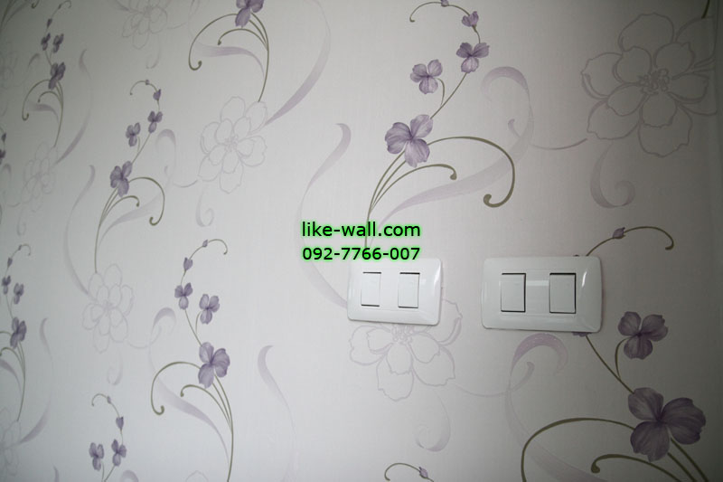 พฤกษาไลท์ ล็อกซ์ ตัวอย่างการติดตั้งวอลเปเปอร์ลายดอกไม้สีม่วง