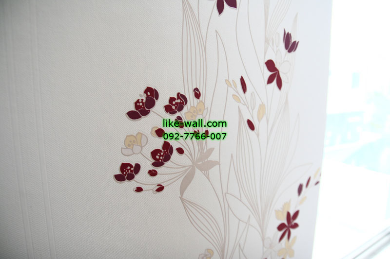 ผลงานการติดตั้งวอลเปเปอร์ลายดอกไม้สีแดง ที่พฤกษาไลท์ ล็อกซ์ สุขุมวิท-เทพารักษ์