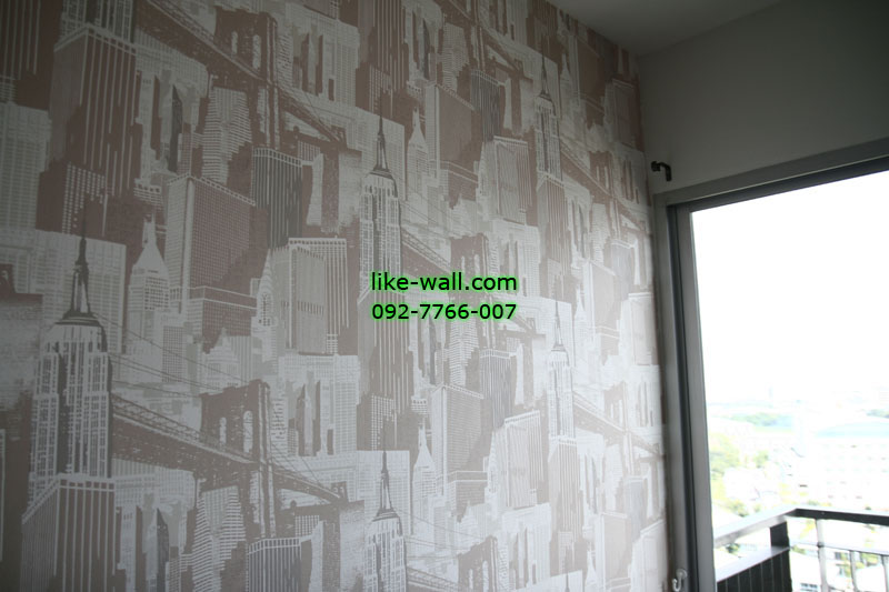 The Parkland Srinakarin Lakeside ผลงานการติดตั้งวอลเปเปอร์ลายตึกสีน้ำตาล