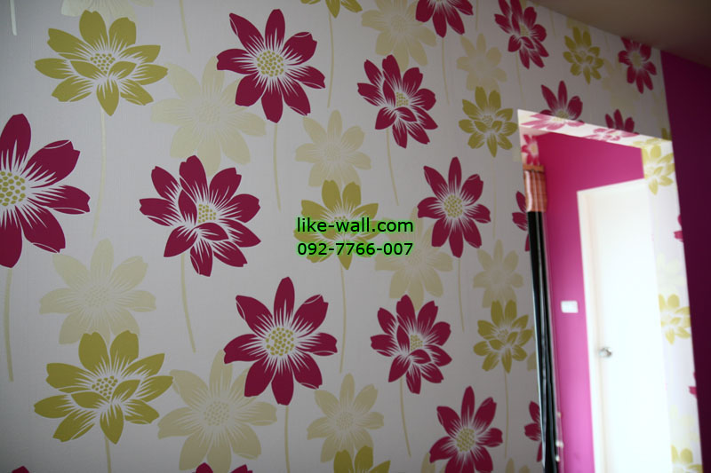ผลงานการติดตั้งวอลเปเปอร์ลายดอกไม้สีเขียว สีบานเย็น ที่ไอคอนโด สุขุมวิท105