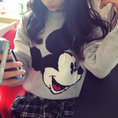 MICKEY  MOUSE เสื้อกันหนาว เสื้อแขนยาวผู้หญิงแฟชั่น เสื้อไหมพรมผู้หญิงแฟชั่น เสื้อถักสเวตเตอร์แขนยาวแฟชั่น เสื้อสเวตเชิ้ตผู้หญิงแฟชั่น เสื้อแขนยาวแฟชั่นสำหรับผู้หญิงวินเทจ แฟชั่นเกาหลี ญี่ปุ่น ฮาราจูกุแฟชั่น