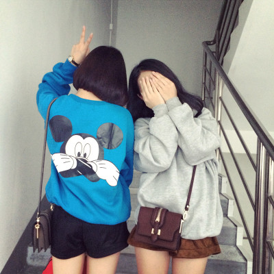 SWEATSHIRT  CARTOON  MICKEY  เสื้อกันหนาวผู้หญิงแฟชั่น เสื้อไหมพรมผู้หญิงแฟชั่น เสื้อถักสเวตเตอร์แขนยาวแฟชั่น เสื้อสเวตเชิ้ตผู้หญิงแฟชั่น เสื้อแขนยาวแฟชั่นสำหรับผู้หญิงวินเทจ แฟชั่นเกาหลี ญี่ปุ่น ฮาราจูกุแฟชั่น 