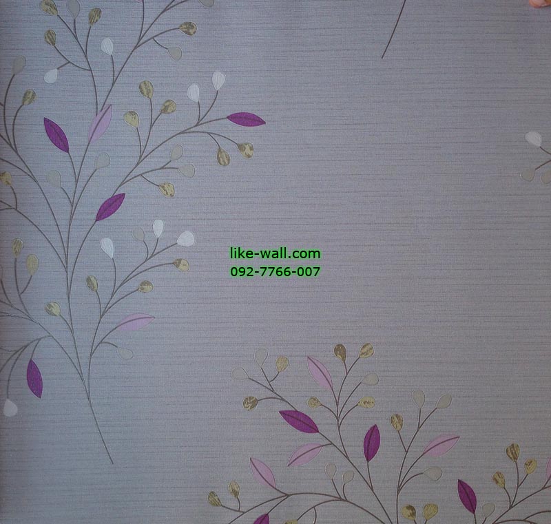 วอลเปเปอร์ติดผนังลายใบไม้สีม่วง พื้นขาวอมม่วง