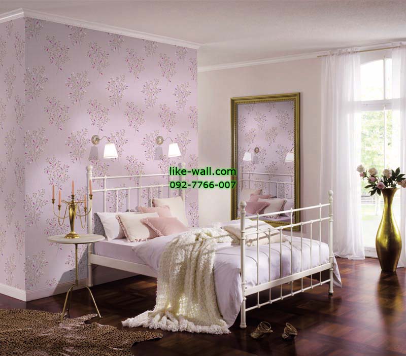ตัวอย่าง วอลเปเปอร์ติดผนังลายใบไม้สีม่วง พื้นขาวอมม่วง