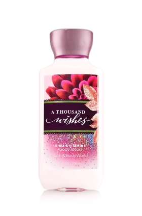 Bath & Body Works A Thousand Wishes Shea & Vitamin E Body Lotion 236 ml. โลชั่นบำรุงผิวสุดพิเศษ กลิ่นหอมผสมผสานหลากหลายกลิ่น กลิ่นดอกพิโอนี่ ผสมกลิ่นแชมเปญ หอมหรูมีระดับคะ