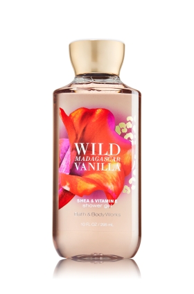 Bath & Body Works Wild Madagascar Vanilla Shea & Vitamin E Shower Gel 295ml. เจลอาบน้ำกลิ่นหอมติดกายนานตลอดวัน กลิ่นหอมโดดเด่นด้วยกลิ่นวนิลลา ผสมผสานด้วยกลิ่นหอมผลแพร์กับดอกมะลิป่า หอมเฉพาะตัวไม่เหมือนใคร ใช้ได้ทั้งชายและหญิงเลยคะ