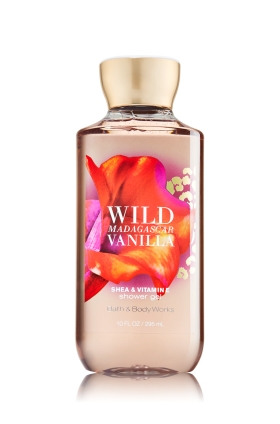 **พร้อมส่ง**Bath & Body Works Wild Madagascar Vanilla Shea & Vitamin E Shower Gel 295ml. เจลอาบน้ำกลิ่นหอมติดกายนานตลอดวัน กลิ่นหอมโดดเด่นด้วยกลิ่นวนิลลา ผสมผสานด้วยกลิ่นหอมผลแพร์กับดอกมะลิป่า หอมเฉพาะตัวไม่เหมือนใคร ใช้ได้ทั้งชายและหญิงเลยคะ