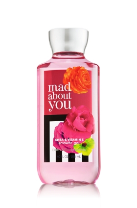 Bath & Body Works Mad about You Shea & Vitamin E Shower Gel 295ml. เจลอาบน้ำกลิ่นหอมติดกายนานตลอดวัน กลิ่นผลไม้แบรคเคอเรนท์ ผสมกับดอกมะลิ และกลิ่นมัควนิลลาอ่อนๆ หอมละมุนสดชื่นมากคะ