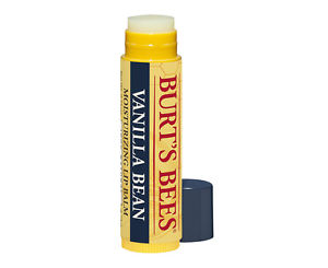 BURT'S BEES Moisturizing Lip Balm Vanilla Bean ขนาด 0.15 oz. ลิปบาล์มจากส่วนผสมของวนิลลา มีมอยเจอร์ไรเซอร์เข้มข้น บำรุงล้ำลึก สำหรับริมฝีปากที่ลอก แห้งแตกมากเป็นพิเศษ ให้กลับมาชุ่มชื้นเนียนเรียบขึ้น พร้อมกลิ่นหอมหวานวนิลลาคะ