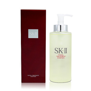 SK-II Facial Treatment Essence ขนาดปกติ 330 ml. หัวปั๊ม เอสเซ้นส์บำรุงผิวหน้า Pitera เข้มข้น อุดมด้วย Miracle Water หรือ Pitera ช่วยกระบวนการผลัดเซลส์ผิวให้เป็นไปตามธรรมชาติภายใน 28 วัน ช่วยให้ความชุ่มชื่นแก่ผิว สร้างความเรียบเนียนและขา