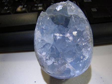 ไข่ควอทซ์สีฟ้า(Blue Gelestite) จากมาดากัสการ์