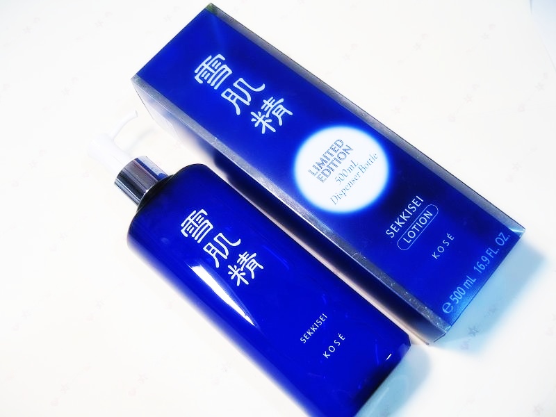 KOSE Sekkisei Lotion ไซส์ใหญ่พิเศษ หัวปั๊ม 500 ml. สุดยอดโลชั่นที่ขายดีสุดของโคเซ่ โลชั่นน้ำโสม เพื่อความขาวกระจ่างใส ปรับปรุงองค์ประกอบของเซลล์ผิวหนัง คืนความแข็งแรงให้ผิวที่อ่อนแอ ให้ผิวหน้านวลเนียนดุจหิมะ อวดผิวสวยขาวใส อุดมไปด้วยควา