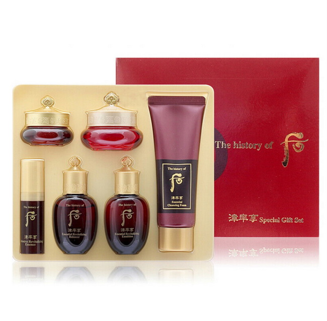 The History of Whoo Jinyulhyang 6pcs Special Gift Set เซ็ทบำรุงผิวความงามตำรับราชสำนักเกาหลี ที่มีส่วนผสมหลักคือโสมแดง และทับทิม ช่วยกักเก็บน้ำหล่อเลี้ยงไว้ใต้ผิว ช่วยให้ผิวชุ่มชื่นตลอดวันค่ะ ช่วยให้หน้าไบร์ทๆ สว่างกระจ่างใส ชะลอริ้วรอย เหมาะสำหรับวัย 40+