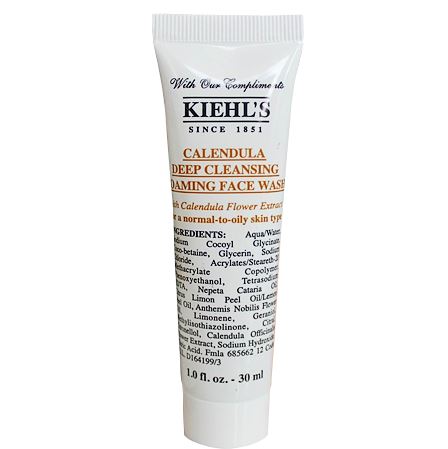 Kiehl's Calendula Deep Cleansing Foaming Face Wash ขนาดทดลอง 30ml. ผลิตภัณฑ์ล้างหน้าสูตรอ่อนโยน ทำความสะอาดผิวหน้าอย่างหมดจด โดยไม่ทำให้ผิวสูญเสียความชุ่มชื่นภายใน หรือแห้งตึงหลังล้างหน้า ช่วยปลอบประโลมผิวที่บอบบางแพ้ง่ายด้วยสารสกัดจากดอก