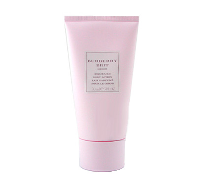 Burberry Brit Sheer by Burberry Perfumed Body Lotion 50 ml. บอดี้โลชั่นกลิ่นหอมหวานออกแนว Fresh Fruity Floral ด้วยส่วนผสมธรรมชาติจากผลไม้และดอกไม้หอมนานาพันธุ์ อาทิ ยูซุ ส้มแมนดาริน ใบสับปะรด ลิ้นจี่ องุ่น ดอกโบตั๋น ดอกพีช สวีทพี และ มัสค์ ด้ว