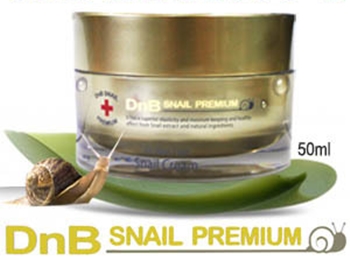 **พร้อมส่ง**DnB Snail Premium Snail Cream 50 ml. หลุมสิว หน้าปรุ ช่วยได้ด้วยครีมบำรุงผิวหน้าผสมสารสกัดจากเมือกหอยทาก เป็นที่นิยมมากในเกาหลี ช่วยลดเลือนริ้วรอย จุดด่างดำต่างๆ ให้ใบหน้านุ่ม เนียนเรียบ กระชับรูขุมขน และช่วยในเรื่องรอยสิว คงความชุ่มชื้นให้ผิว