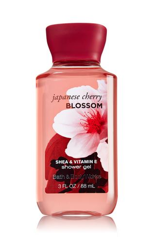 **พร้อมส่ง**Bath & Body Works Japanese Cherry Blossom Shower Gel ขนาดทดลอง 88 ml. เจลอาบน้ำกลิ่นหอมติดกายนานตลอดวัน กลิ่นดอกซากุระญี่ปุ่นหอมเตะจมูกตั้งแต่ครั้งแรกที่ได้กลิ่น ผสมกับกลิ่นวนิลานุ่มๆ เป็นกลิ่นที่ค่อนข้างชัดเจนและติดทนนานเป็นพิเศษ 