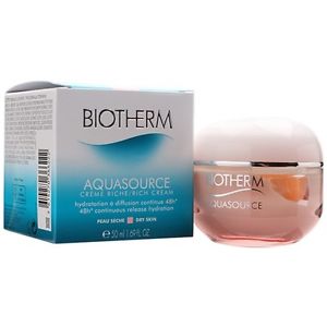 BIOTHERM Aquasource Rich Cream 50 ml. ครีมบำรุงผิวผสม Life Plankton เนื้อครีมสีชมพู สำหรับผิวแห้ง เนื้อครีมเข้มข้น ไม่เหนียวเหนอะหนะ ซึมซาบไว้ เติมความชุ่มชื่นให้ผิวอย่างเต็มที่ ลดความแห้งกร้าน กักเก็บความชุ่มชื่นให้ผิวได้นานขึ้น ให้ผิวคงความช