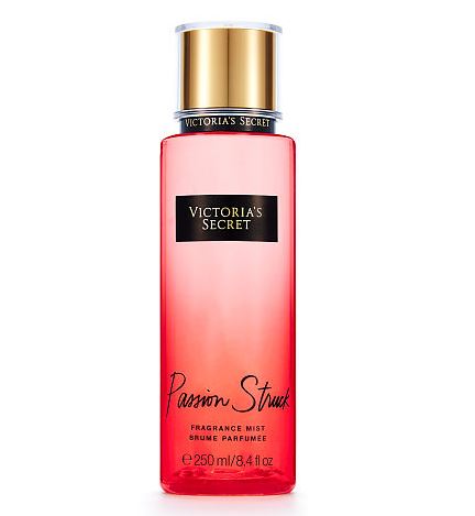 Victoria's Secret Passion Struck Fragrance Mist 250 ml. สเปร์ยน้ำหอมที่ให้กลิ่นติดทนนาน 7-12 ชั่วโมง ตามอุณหภูมิร่างกาย และสภาพอากาศ กลิ่นหอมแอปเปิ้ลฟูจิ ผสมกับกลิ่นกล้วยไม้ กลิ่นจะให้ความหอมสดชื่นของแอปเปิ้ล เจือด้วยกลิ่นดอกไม้หน่อยๆ หอม
