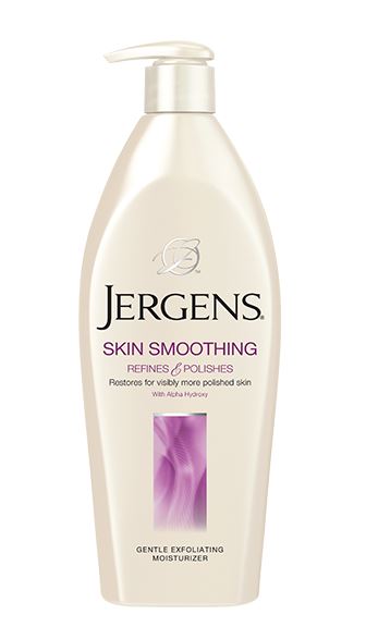 สูตรยอดนิยม Jergens Skin Smoothing Gentle Exfoliating Moisturizer 496 ml. โลชั่นบำรุงผิวกาย ช่วยเร่งการผลัดเซลล์ผิว ให้ริ้วรอยจุดด่างดำจางลงจนเห็นได้ชัด ผิวเนียนนุ่มน่าสัมผัสเหมือนผิวเด็ก ด้วยส่วนผสมของ AHA จากมะนาว สับปะรด และเกรฟฟรุ๊ต ให้ผิว