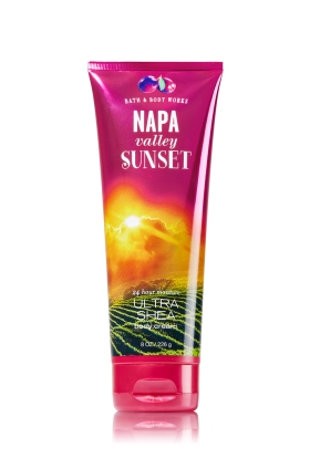 **พร้อมส่ง**Bath & Body Works Napa Valley Sunset 24 Hour Moisture Ultra Shea Body Cream 226g. บอดี้ครีมถนอมผิว กลิ่นหอมติดผิวกายนานตลอดวัน ด้วยกลิ่นหอมหวานโรแมนติกของผลพลัมและทับทิม ผสมกับกลิ่นแอมเบอร์ Amber นุ่มๆ ได้บรรยากาศเหมือนอยู่ท่ามกลางทุ่งผลไม