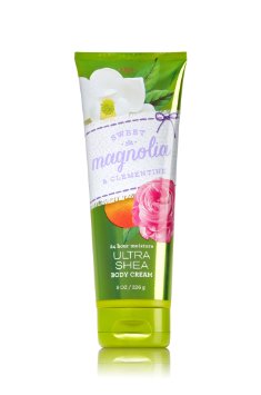 Bath & Body Works Sweet Magnolia & Clementine 24 Hour Moisture Ultra Shea Body Cream 226g. ครีมบำรุงผิวสุดเข้มข้น มีกลิ่นหอมติดทนนาน ด้วยกลิ่นหอมหวานของดอกมะลิและลิลลี่ ผสมกลิ่นลูกแพร์และแบลคครอเรนท์คะ