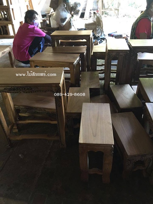 การทำสีโต๊ะพระ