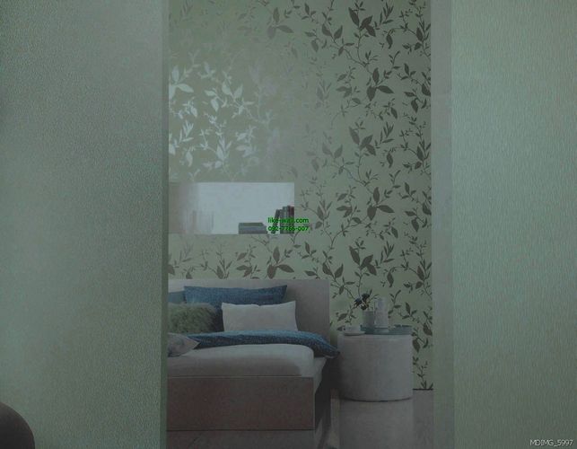 ตัวอย่างการติดวอลเปเปอร์ติดผนัง มุมห้องนอน  ลายใบไม้สีเงิน พื้นหลังสีเขียวอมฟ้า